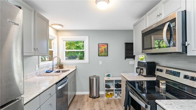 52 Brentwood Avenue, Warwick, RI 02886