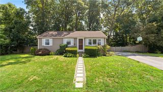 52 Brentwood Avenue, Warwick, RI 02886