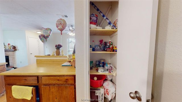 1005 Spring Loop D, College Station, TX 77840