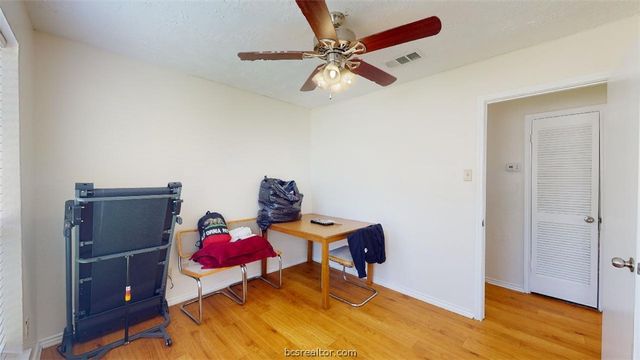 1005 Spring Loop D, College Station, TX 77840