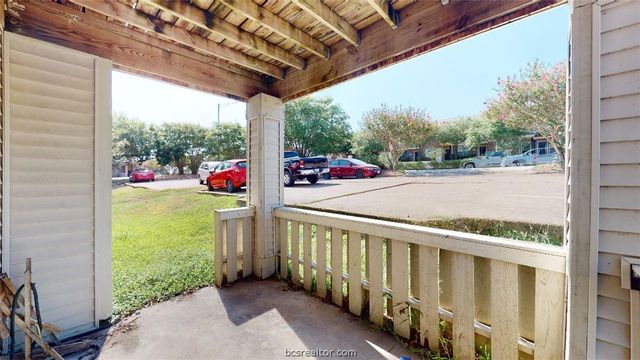 1005 Spring Loop D, College Station, TX 77840