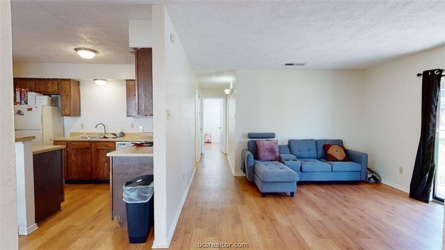 1005 Spring Loop D, College Station, TX 77840