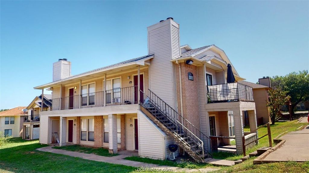 1005 Spring Loop D, College Station, TX 77840