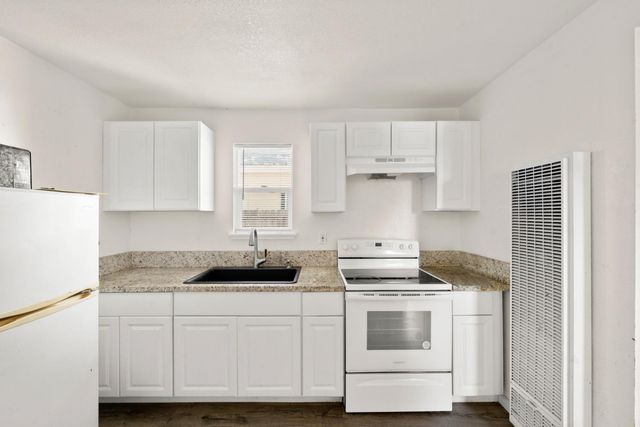 3824 25th Ave, Sacramento, CA 95820