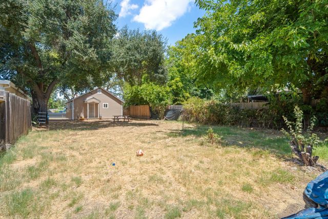 3824 25th Ave, Sacramento, CA 95820