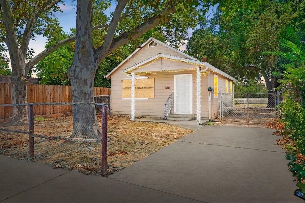 3824 25th Ave, Sacramento, CA 95820