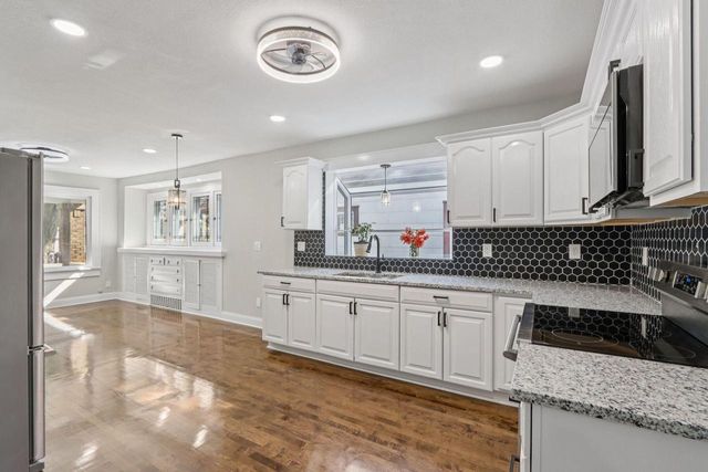 1537 S 56th STREET, West Allis, WI 53214