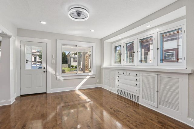 1537 S 56th STREET, West Allis, WI 53214