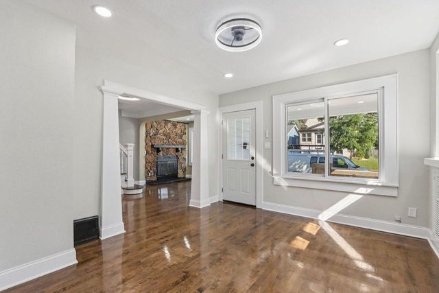 1537 S 56th STREET, West Allis, WI 53214