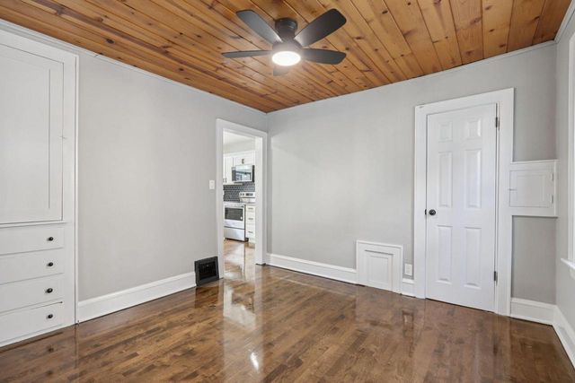 1537 S 56th STREET, West Allis, WI 53214