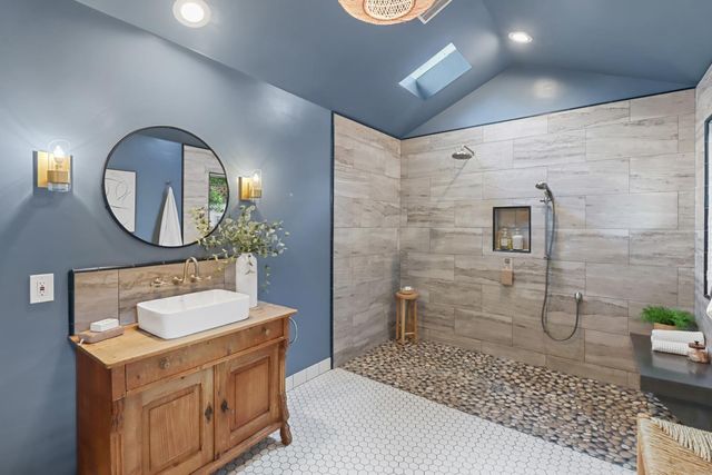 3120 American River Drive, Sacramento, CA 95864