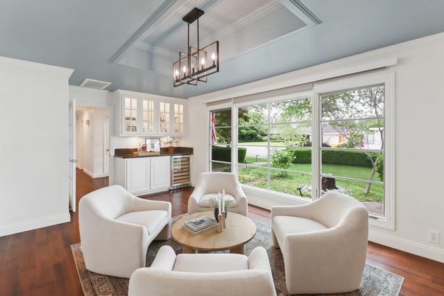 3120 American River Drive, Sacramento, CA 95864