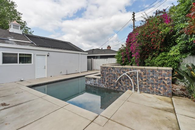 3120 American River Drive, Sacramento, CA 95864