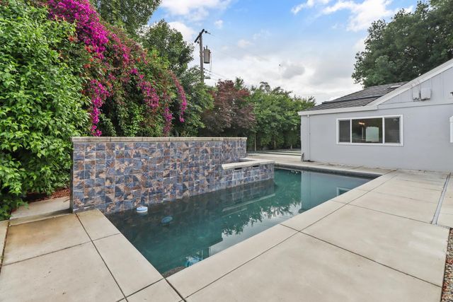 3120 American River Drive, Sacramento, CA 95864