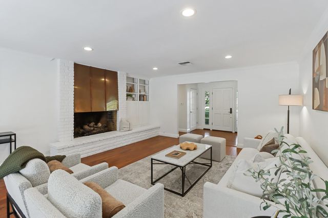 3120 American River Drive, Sacramento, CA 95864