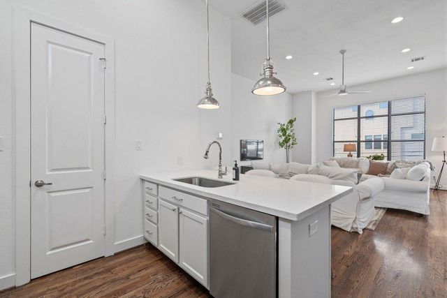 1514 Beall St, Houston, TX 77008