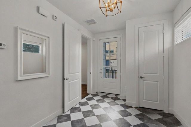 1514 Beall St, Houston, TX 77008