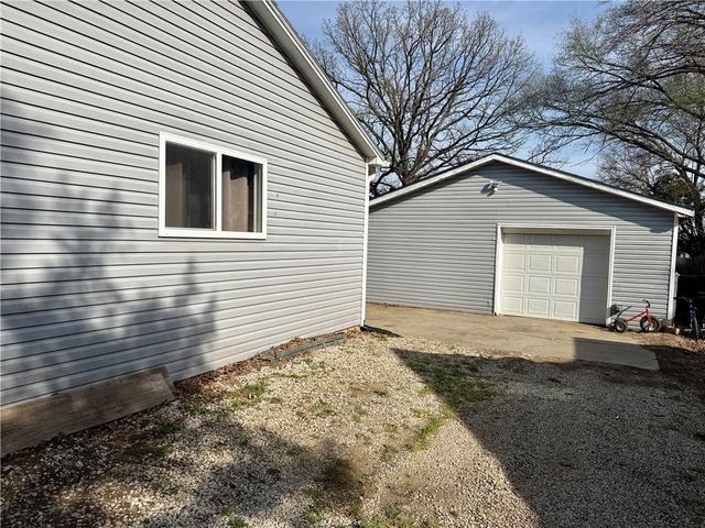 108 E 5th Street, Lebo, KS 66856