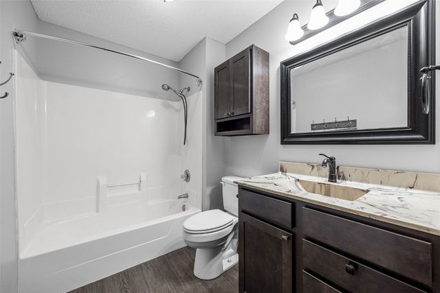 2725 Pheasant Ridge Court, Marion, IA 52302