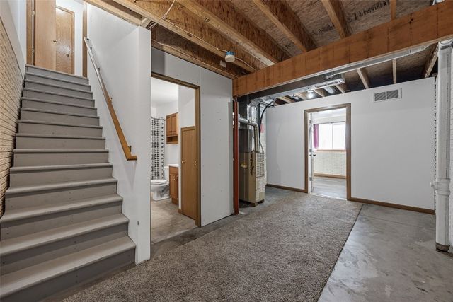 2725 Pheasant Ridge Court, Marion, IA 52302