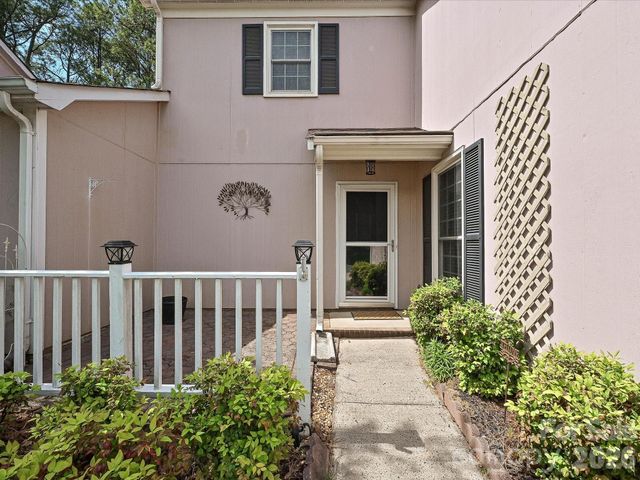 6816 Copernicus Circle, Charlotte, NC 28226