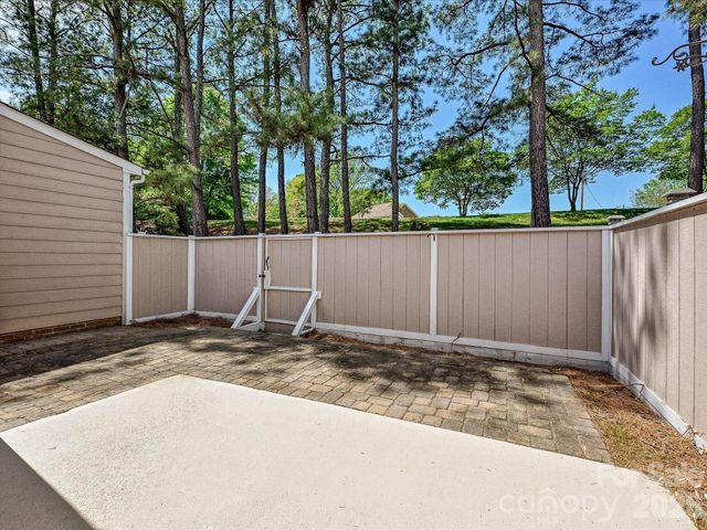 6816 Copernicus Circle, Charlotte, NC 28226