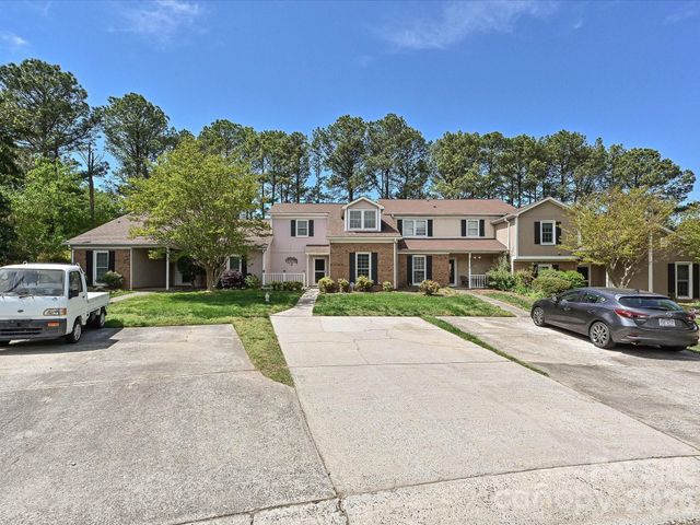 6816 Copernicus Circle, Charlotte, NC 28226