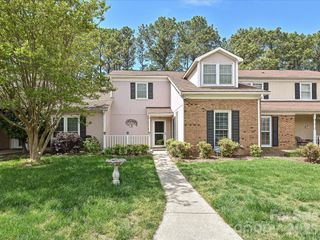 6816 Copernicus Circle, Charlotte, NC 28226