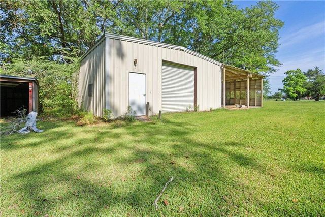 18318 Kendrick Road, Robertsdale, AL 36567
