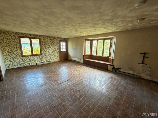 107 Maplegrove Avenue, Tonawanda, NY 14150