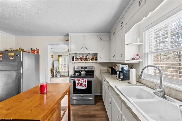 2208 Ermine Street, Randleman, NC 27317