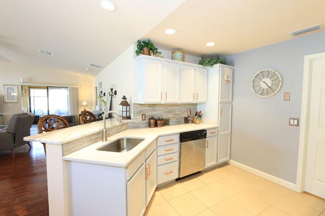 13990 Zorzal Avenue, Fort Pierce, FL 34951