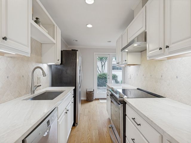 7617 Riverbrook Drive 14, Dallas, TX 75230