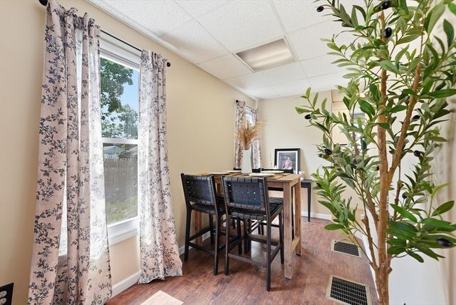 128 Newfield Rd, Springfield, MA 01119