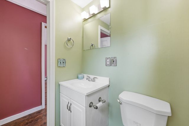 128 Newfield Rd, Springfield, MA 01119