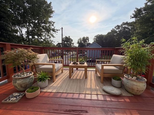 128 Newfield Rd, Springfield, MA 01119