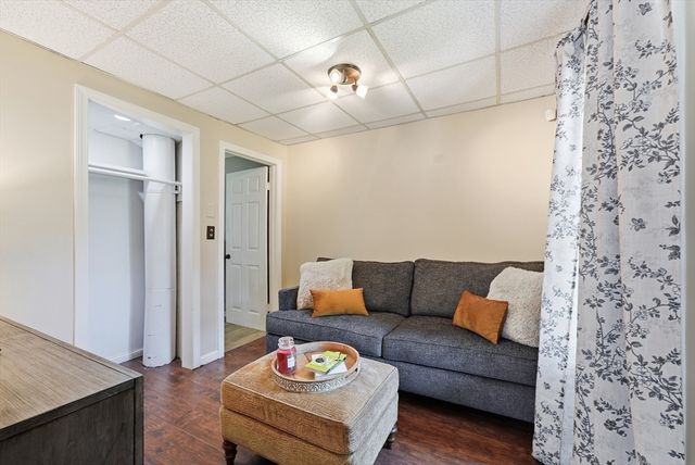 128 Newfield Rd, Springfield, MA 01119