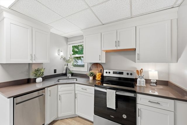 128 Newfield Rd, Springfield, MA 01119