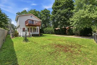 128 Newfield Rd, Springfield, MA 01119