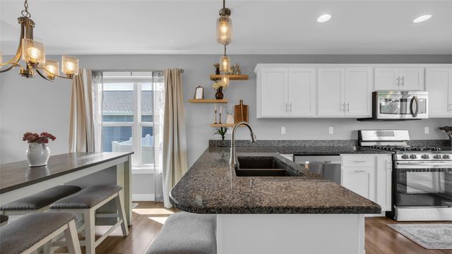 2084 Crestwood Lane, Marion, IA 52302