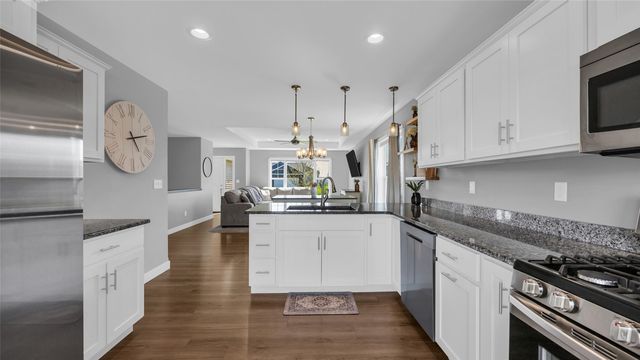 2084 Crestwood Lane, Marion, IA 52302