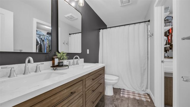2084 Crestwood Lane, Marion, IA 52302