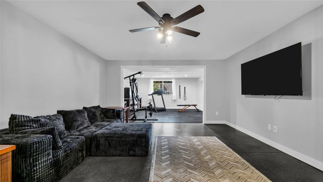 2084 Crestwood Lane, Marion, IA 52302