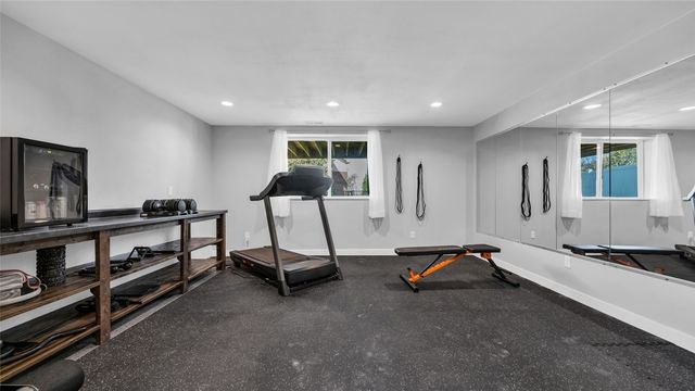 2084 Crestwood Lane, Marion, IA 52302