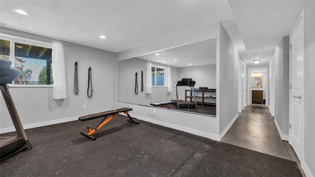 2084 Crestwood Lane, Marion, IA 52302