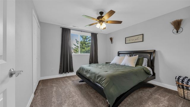 2084 Crestwood Lane, Marion, IA 52302