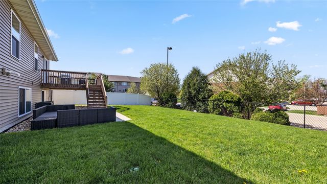 2084 Crestwood Lane, Marion, IA 52302