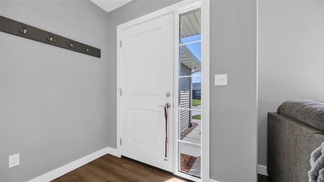 2084 Crestwood Lane, Marion, IA 52302