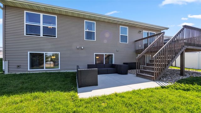 2084 Crestwood Lane, Marion, IA 52302