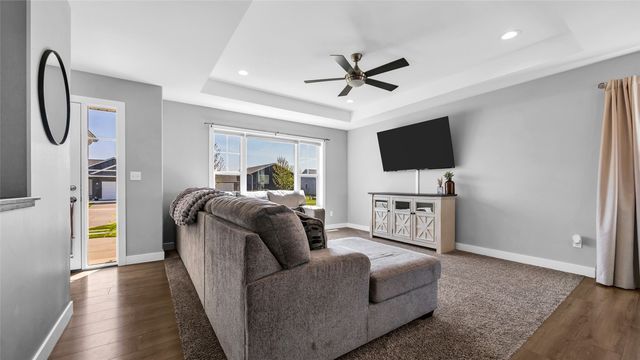 2084 Crestwood Lane, Marion, IA 52302